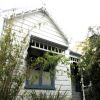 Secluded, Quiet, a country cottage in the inner city - Perth. thumb