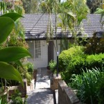 Charming Light Filled Cottage, 3 Beds, 2 Bath. Leafy Outlook. thumb